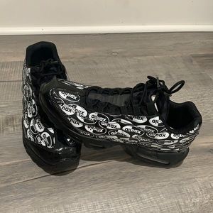 Airmax 95 all over print black men size 12
